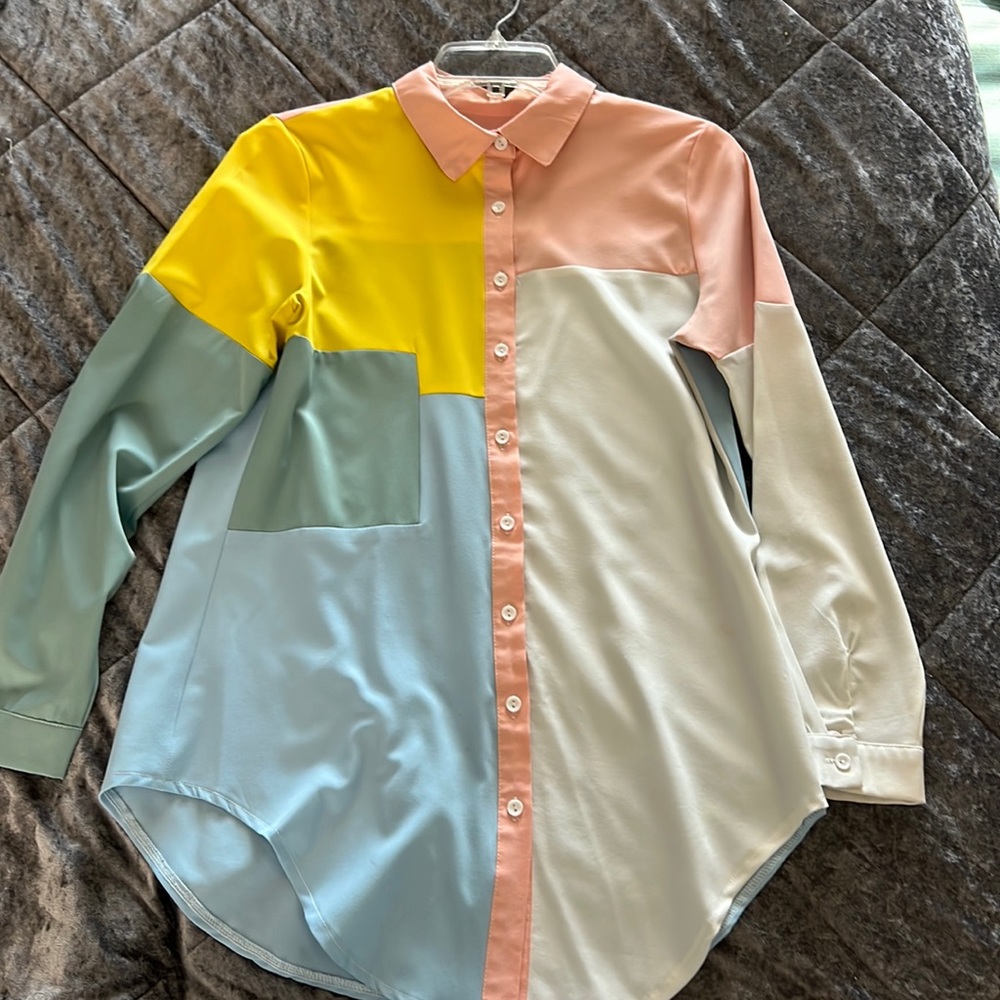 Amazon Small Block Multicolor Oversized Button Do… - image 3